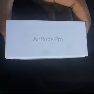 Apple AirPods Pro Box in White